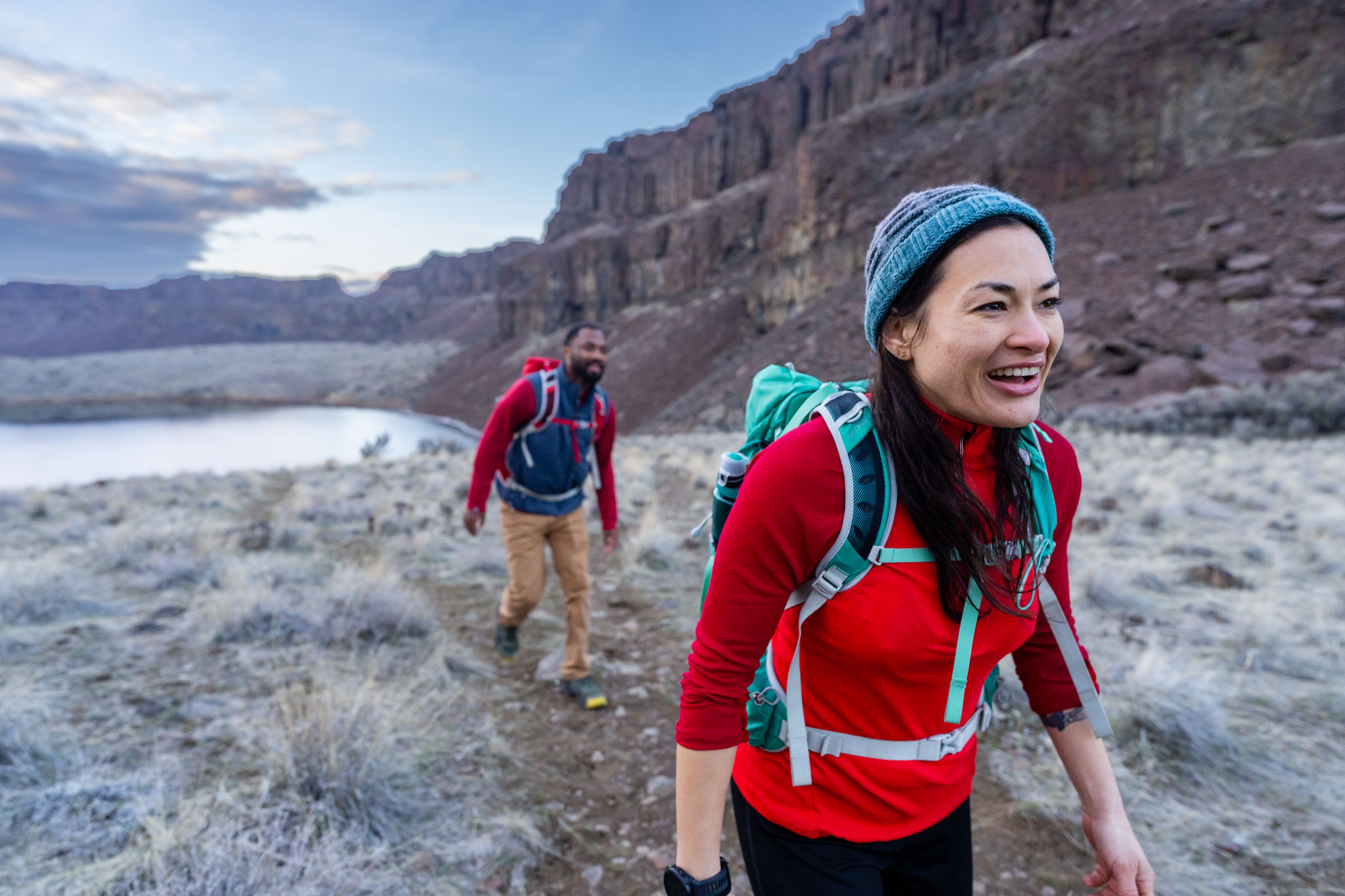 Two people hiking through the desert in Oboz hiking shoes