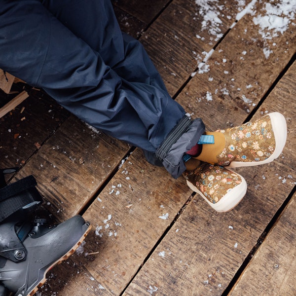 Taking a break in the Oboz and Skida Whakatā Puffy slipper shoe.