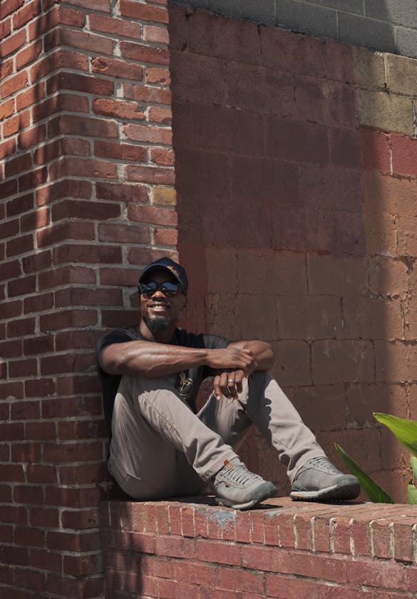 Relaxing in the Oboz Bozeman Low Leather casual shoe.