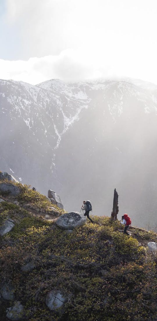 Hikers wearing Oboz Bridger Ridge on a beautiful hiking trail.