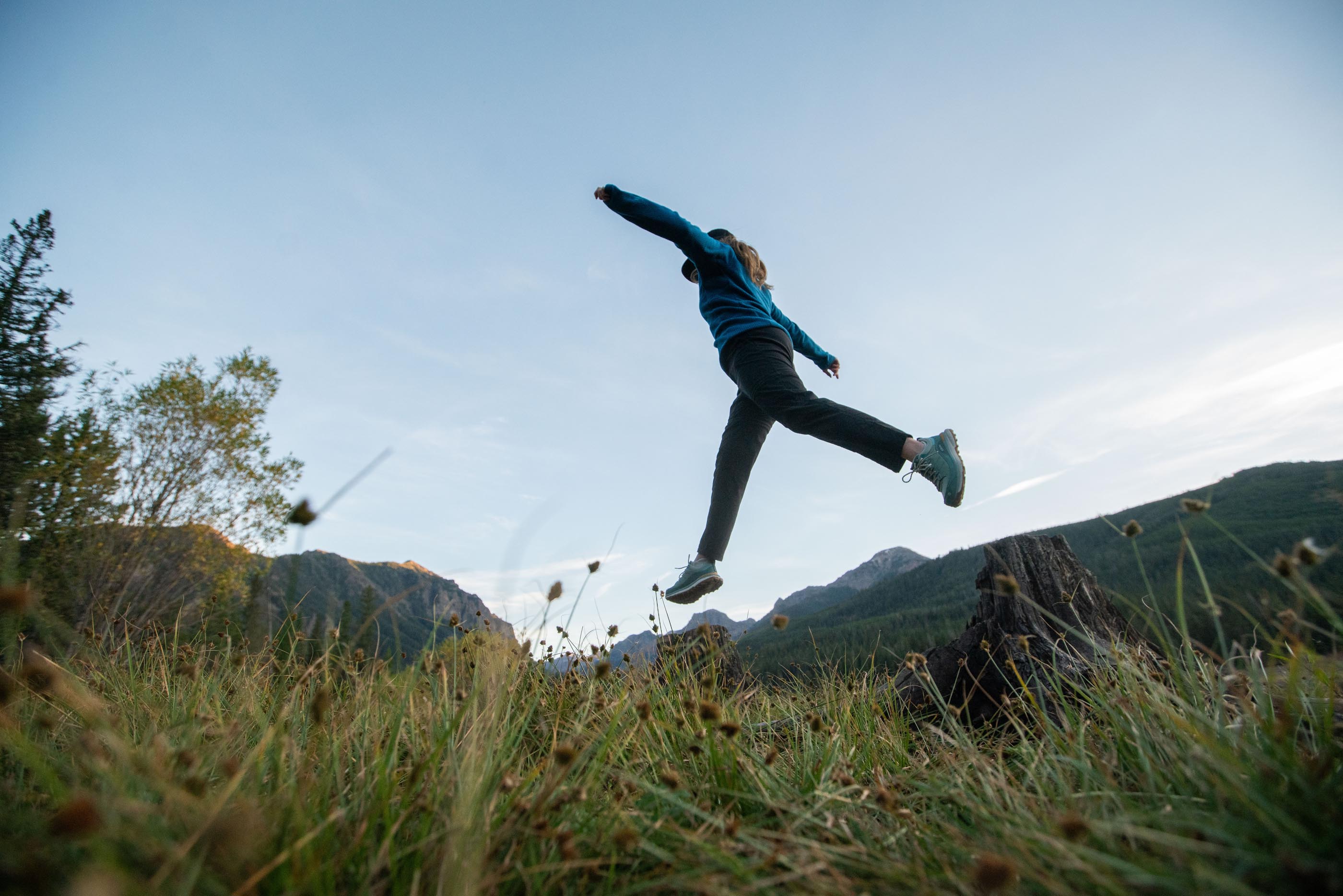 Frolicking in a meadow wearing the Oboz Hyalite waterproof shoe.