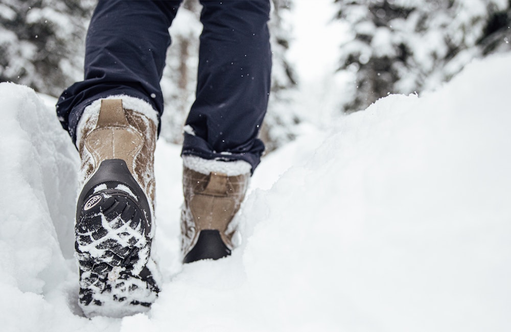 Women's Oboz Bridger 9" Insulated boot hiking through deep snow